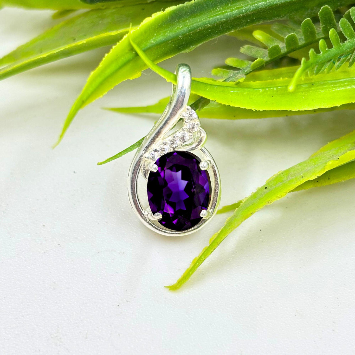 Amethyst Oval CZ Pendant in 925 Sterling Silver – Elegant Purple Gemstone Necklace, Sparkling February Birthstone Jewelry Gift for Her