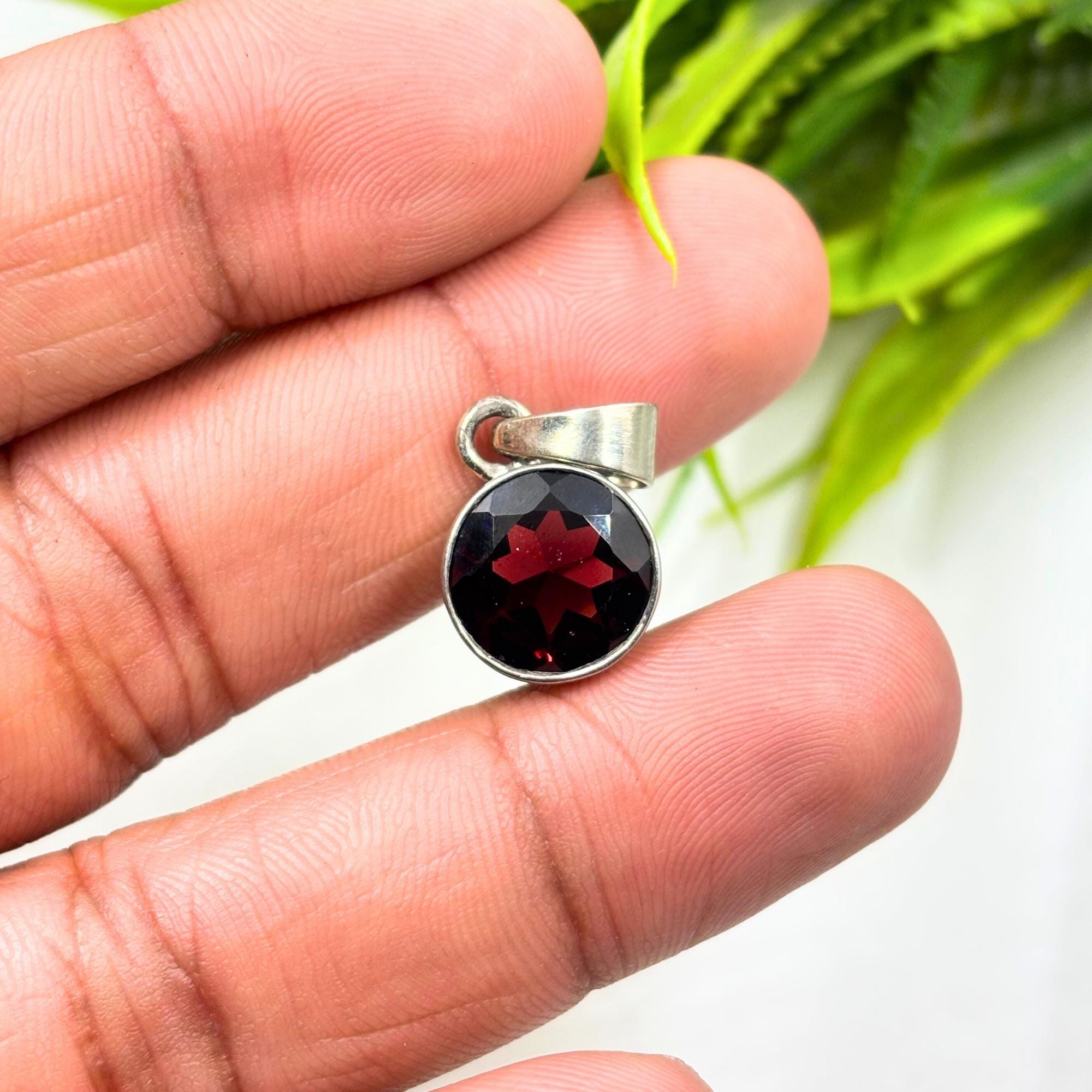Round Garnet Pendant in 925 Sterling Silver – Minimalist Deep Red January Birthstone Necklace Charm, Dainty Gemstone Jewelry Gift for Her
