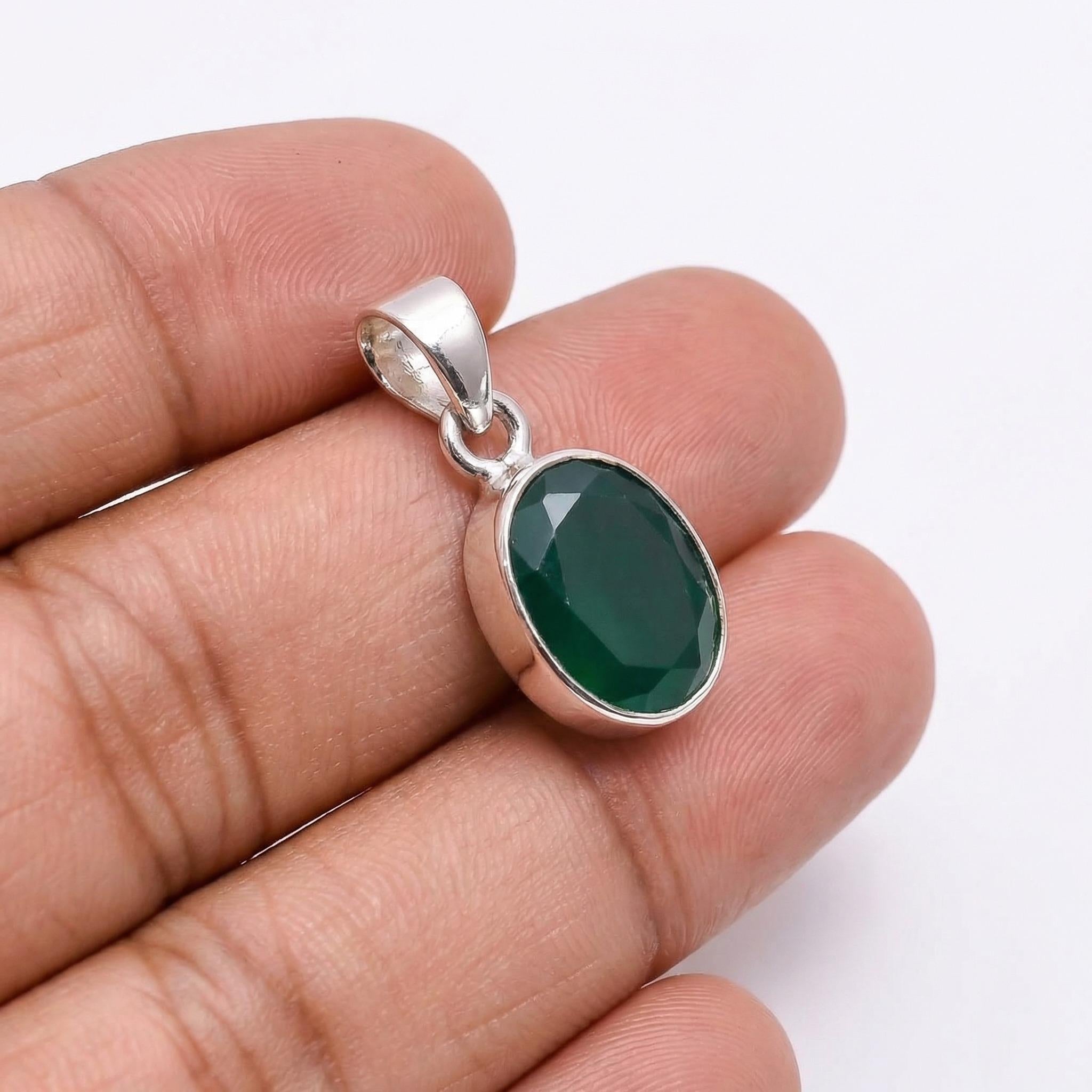 Green Onyx Oval Pendant – Faceted 925 Sterling Silver Charm