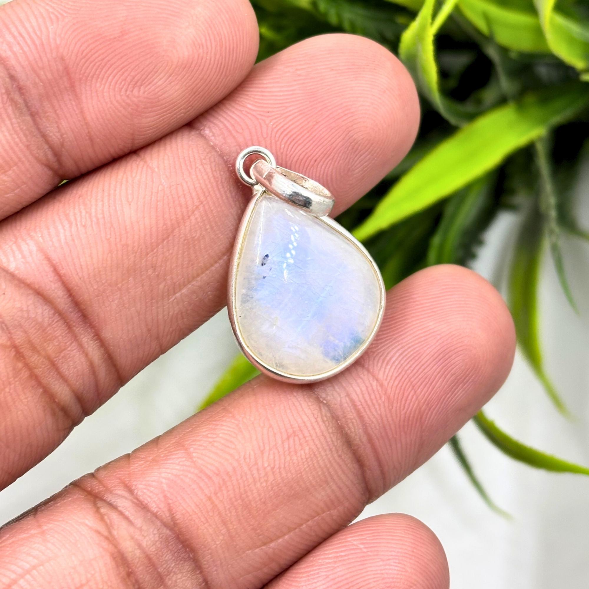 Moonstone Teardrop Pendant in 925 Sterling Silver – Minimalist Rainbow Moonstone Necklace, Dainty Boho Gemstone Jewelry Gift for Her