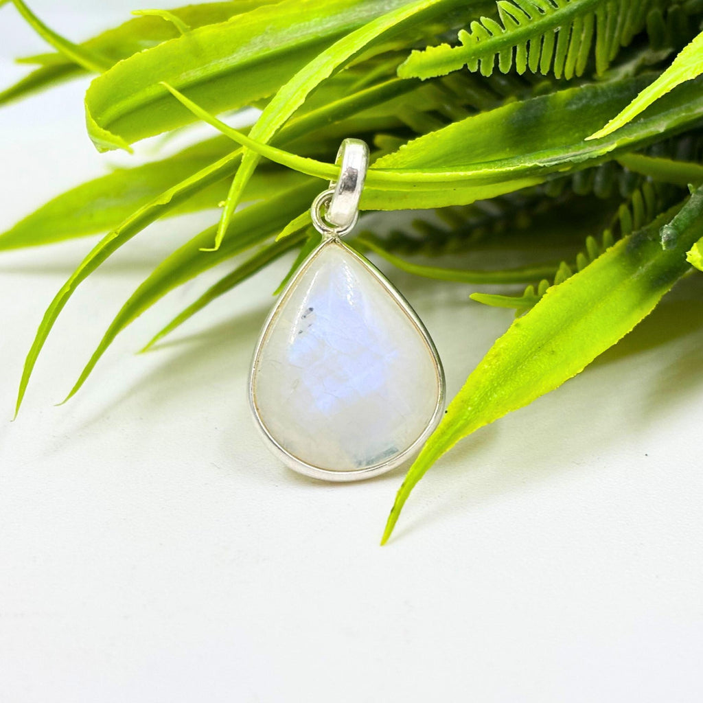 Moonstone Teardrop Pendant in 925 Sterling Silver – Minimalist Rainbow Moonstone Necklace, Dainty Boho Gemstone Jewelry Gift for Her