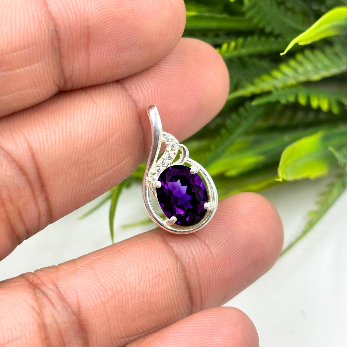 Amethyst Oval CZ Pendant in 925 Sterling Silver – Elegant Purple Gemstone Necklace, Sparkling February Birthstone Jewelry Gift for Her