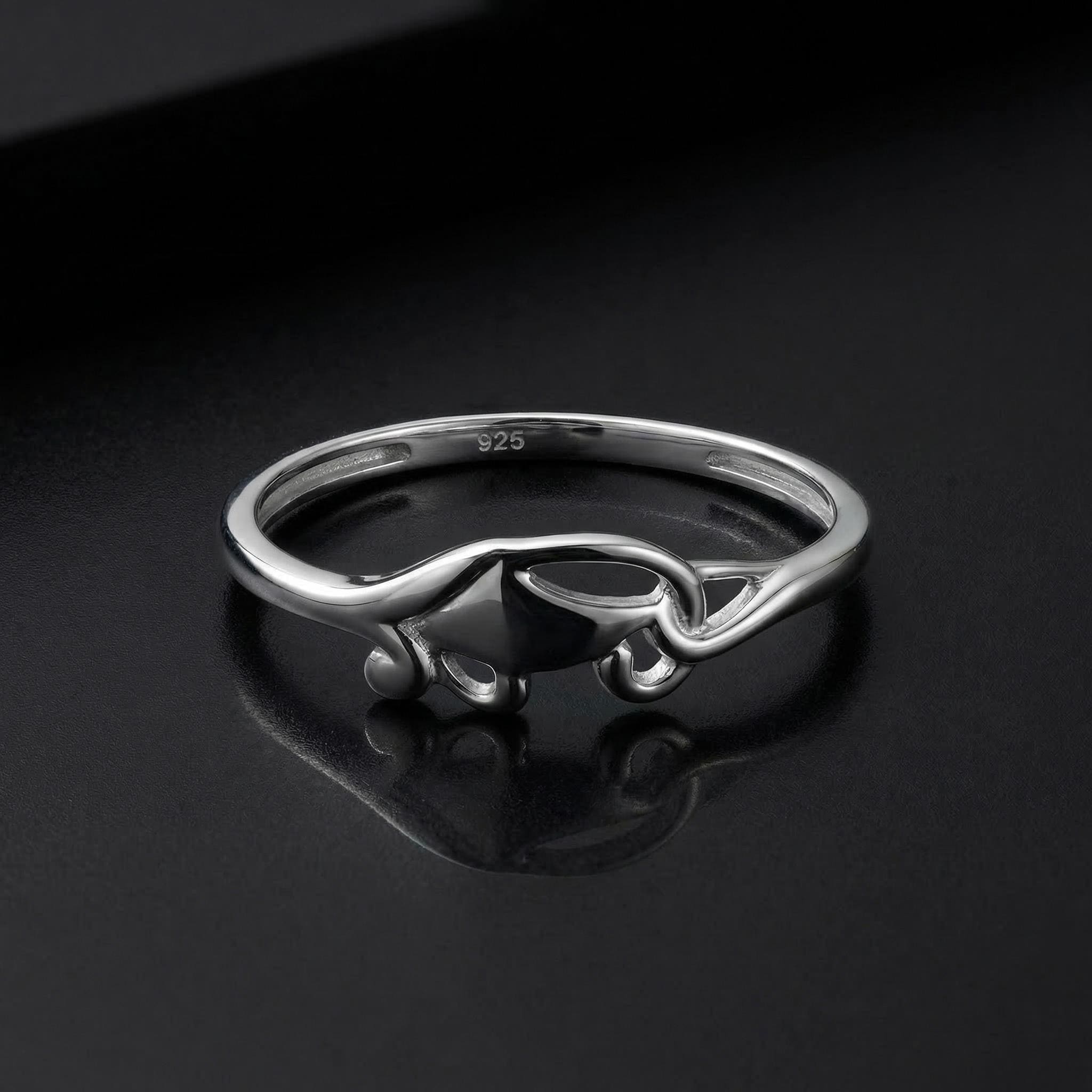 Handcrafted 925 Sterling Silver Knot Ring - Elegant Twisted Clasp Motif Promise Band for Women.