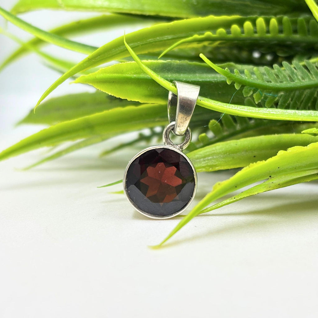 Round Garnet Pendant in 925 Sterling Silver – Minimalist Deep Red January Birthstone Necklace Charm, Dainty Gemstone Jewelry Gift for Her