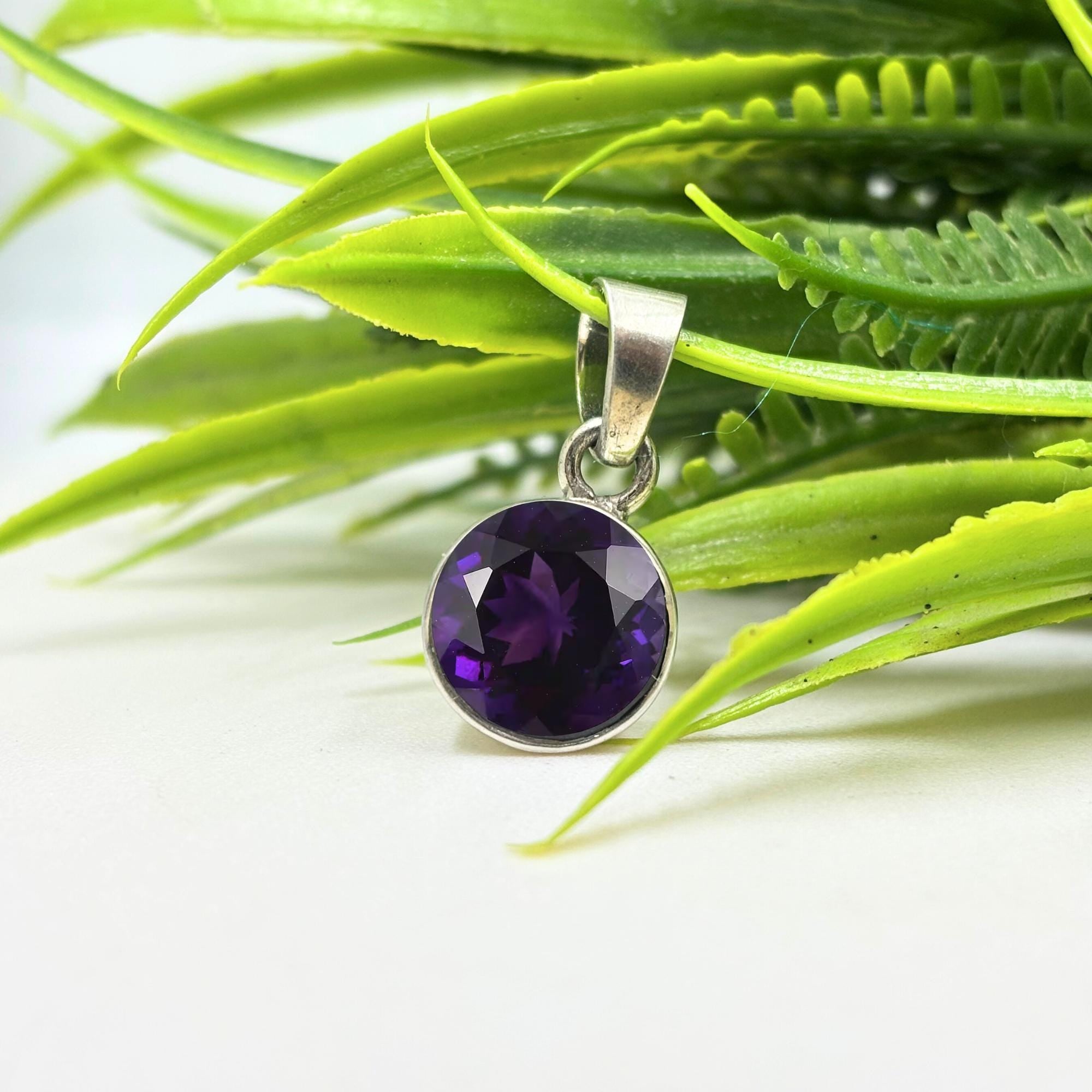 Amethyst Round Pendant in 925 Sterling Silver – Deep Purple February Birthstone Necklace, Minimalist Gemstone Jewelry Gift for Her
