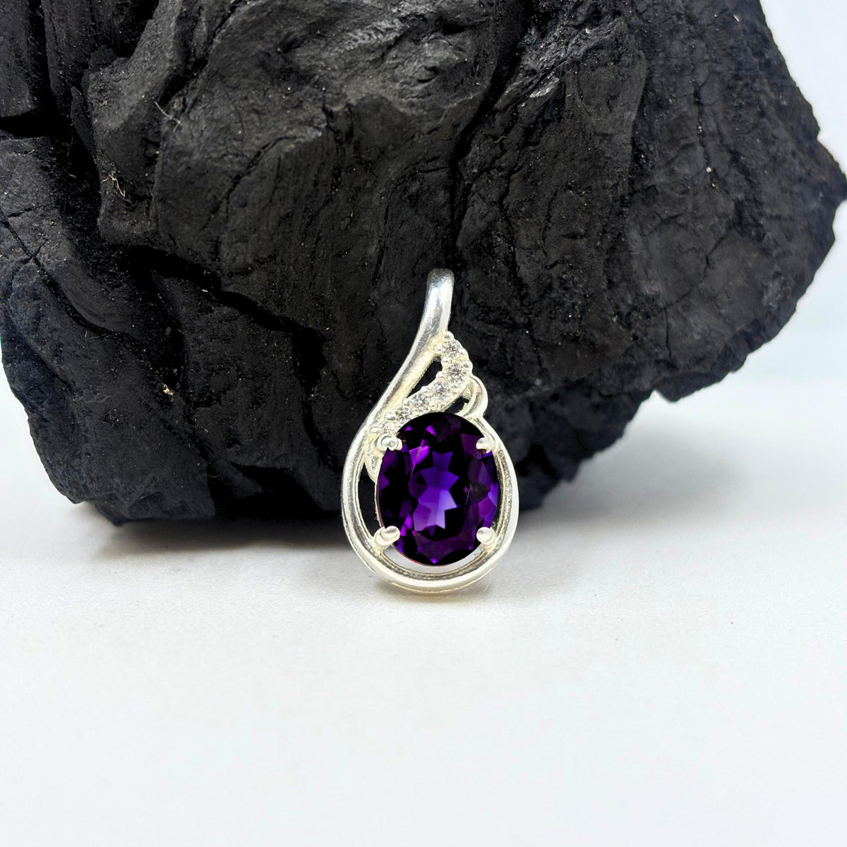 Amethyst Oval CZ Pendant in 925 Sterling Silver – Elegant Purple Gemstone Necklace, Sparkling February Birthstone Jewelry Gift for Her