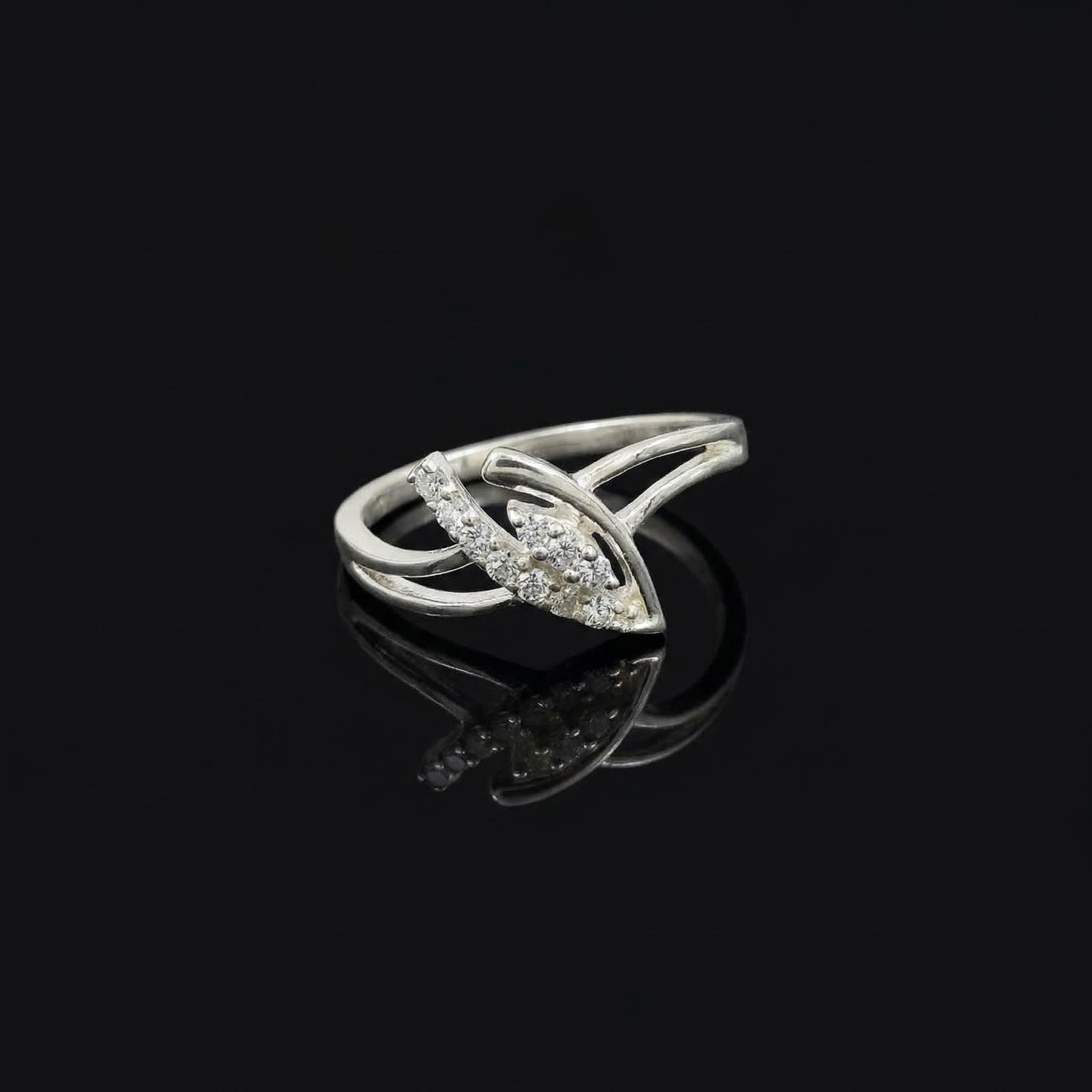 Sterling Silver CZ Leaf Ring, Pavé Arrowhead Band, Boho Nature Jewelry