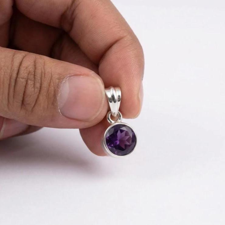 Amethyst Round Pendant in 925 Sterling Silver – Deep Purple February Birthstone Necklace, Minimalist Gemstone Jewelry Gift for Her