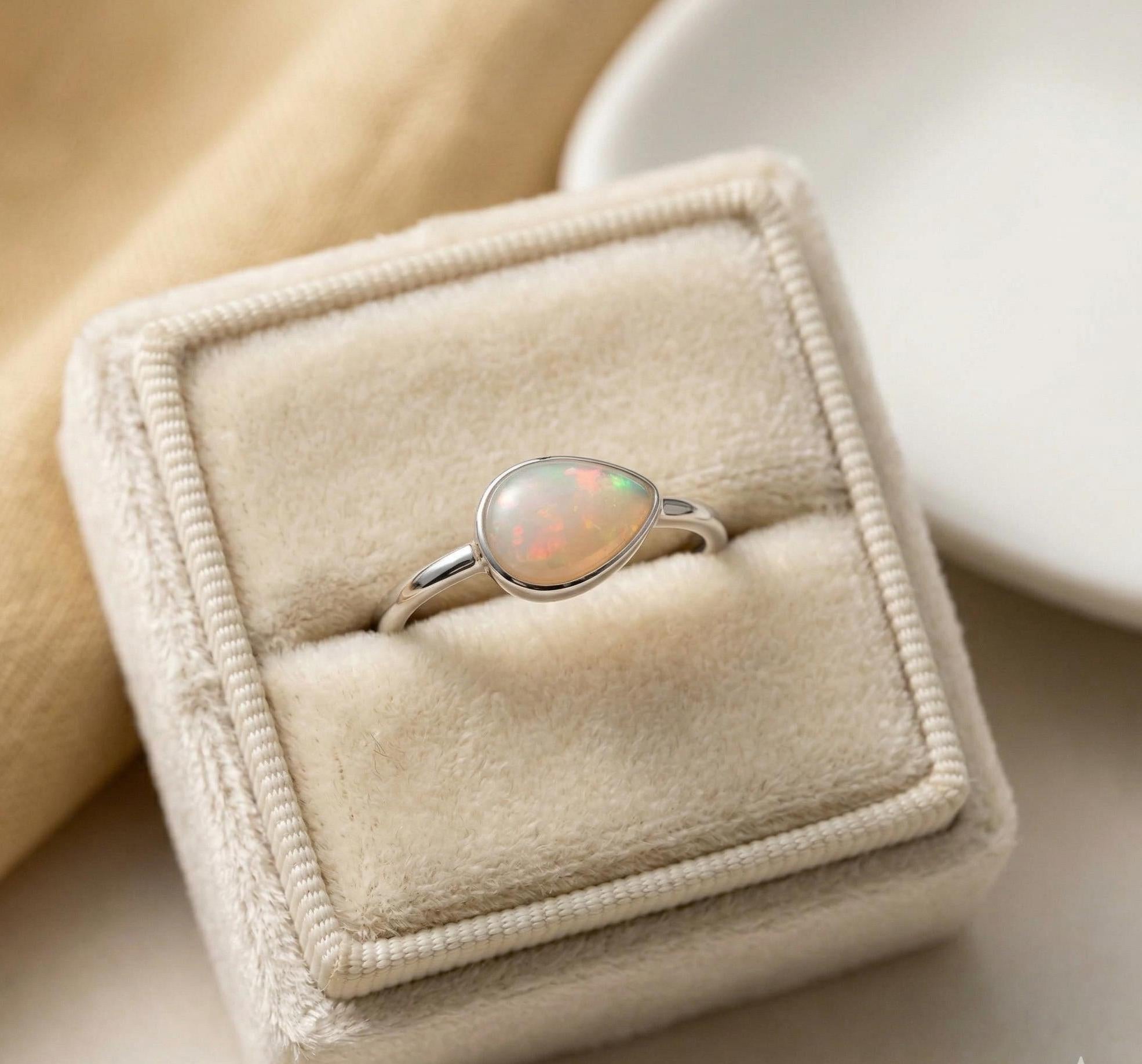 Opal Pan Ring – 925 Sterling Silver, Natural Opal Cabochon, Handmade Statement Jewelry